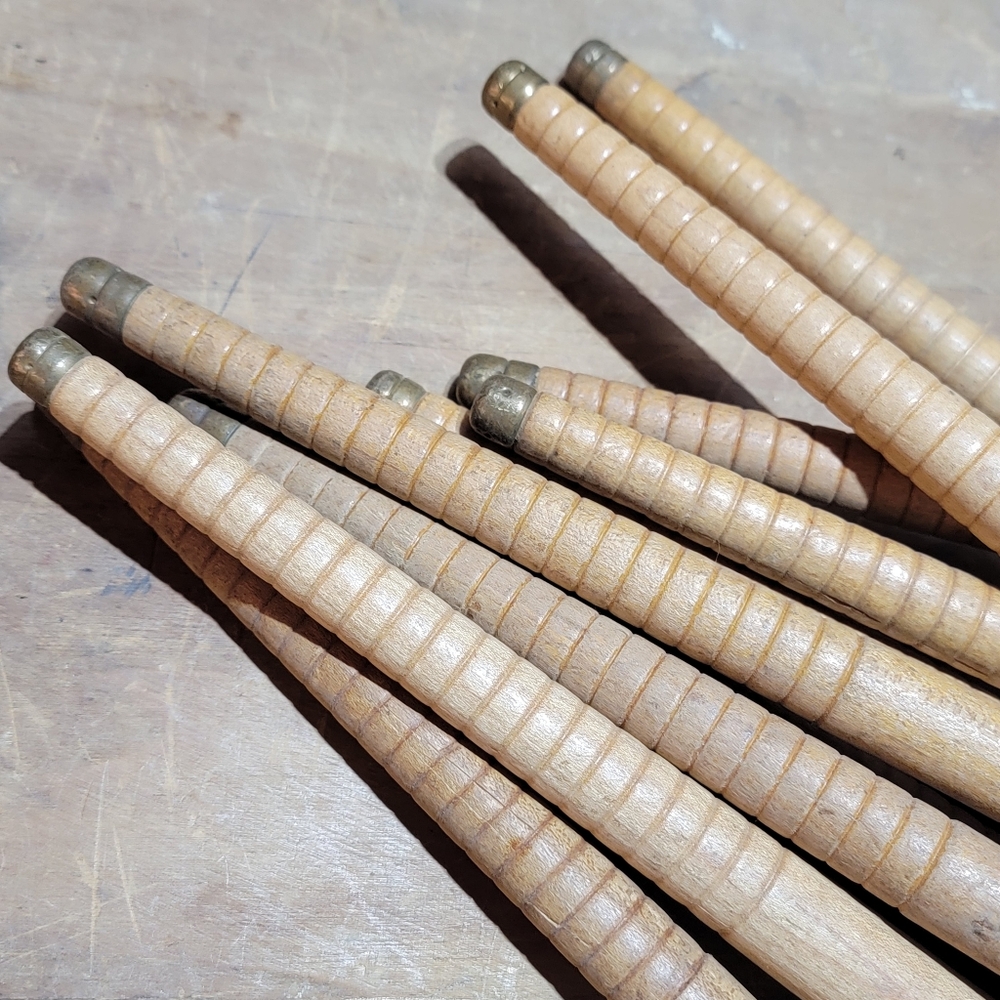 Bundle Lot Of 10 Vintage Wooden Quill Bobbins - Textile Mill - Sewing - Thread - Picture 3 of 5